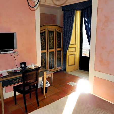 Antichi Feudi Dimora D'Epoca Hotel Teggiano Room photo
