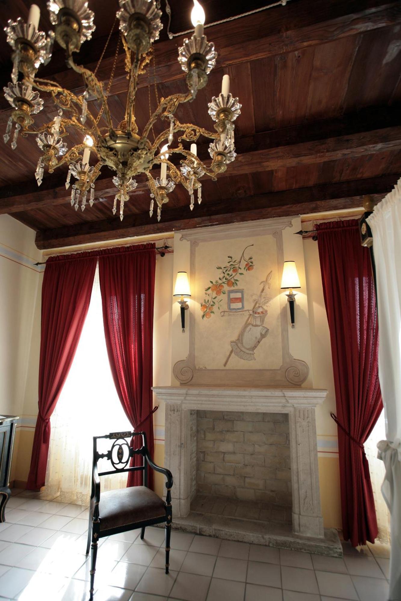 Antichi Feudi Dimora D'Epoca Hotel Teggiano Room photo