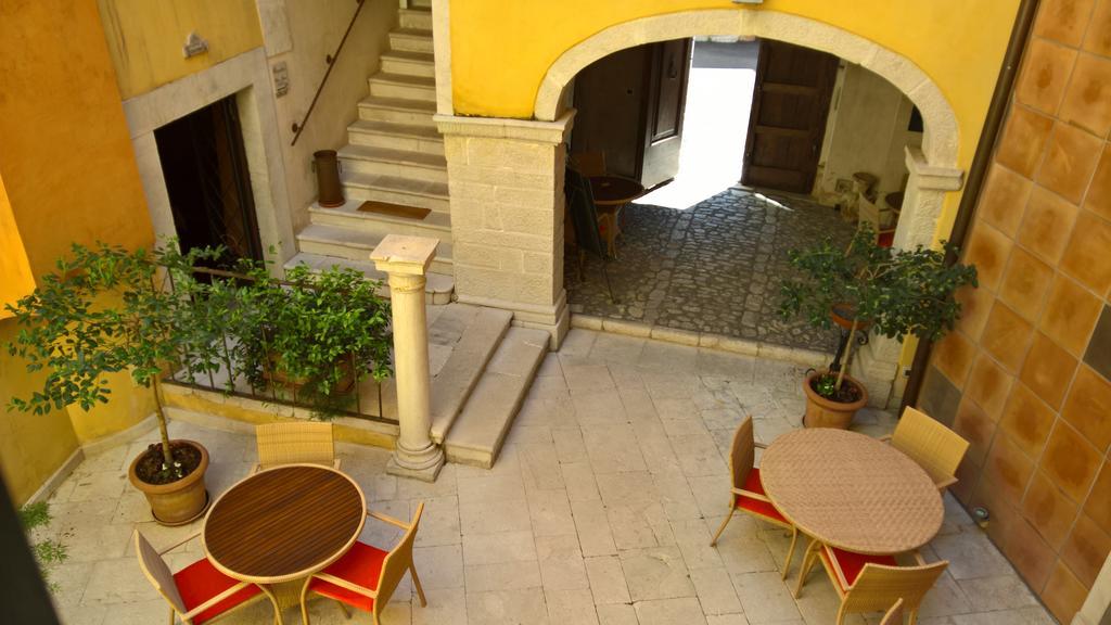 Antichi Feudi Dimora D'Epoca Hotel Teggiano Exterior photo